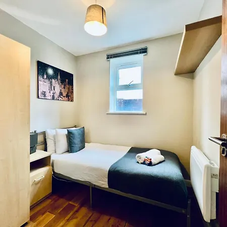 Lovely 4 Bed Manchester Exterior photo