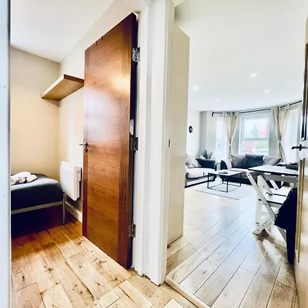 Lovely 4 Bed Manchester Exterior photo