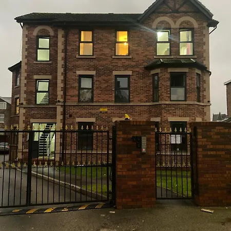 Lovely 4 Bed Manchester Exterior photo