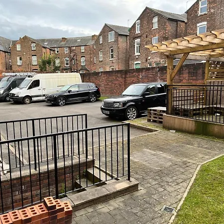 Lovely 4 Bed Manchester Exterior photo