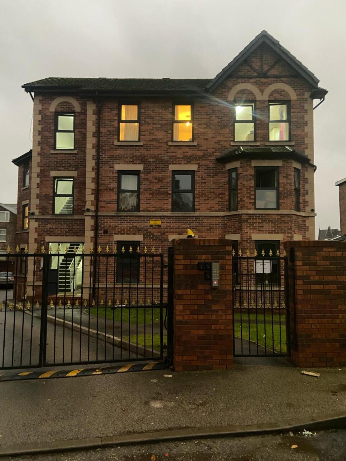 Lovely 4 Bed Manchester